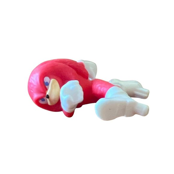 Knuckles Echidna Sonic Hedgehog Red Plastic Figure Toy Collectible 1990s 2.5" - Picture 1 of 4